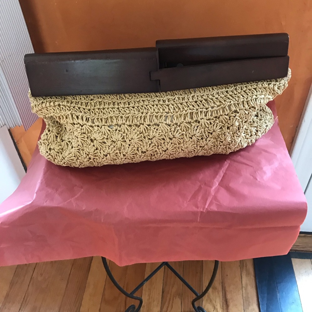 Clutch - Picture 2 of 4